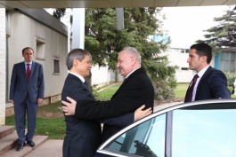 Moldovan president holds talks with Romanian PM