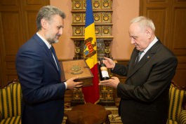 Президент Николае Тимофти поддерживает производителей вина Республики Молдова 