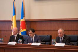 Moldovan president attends meeting of military college