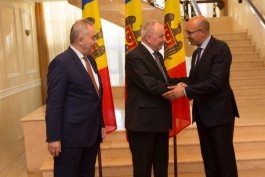 Комэнеску и Дезир президенту Тимофти: «Ценим и признаем Вашу мудрость, благодаря которой удалось преодолеть трудные для страны моменты»