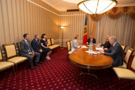 Moldovan president signs decrees appointing judges