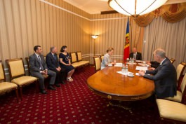 Moldovan president signs decrees appointing judges