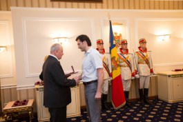 Președintele Timofti a înmânat distincții de stat, în cadrul unei ceremonii oficiale