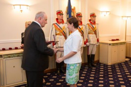 Президент Тимофти в рамках официальной церемонии вручил государственные награды