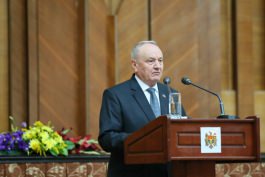 Президент Тимофти участвовал в торжественном мероприятии по случаю Дня конституции