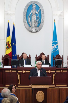 Президент Тимофти: "Изменение статьи 13 Конституции - жест политической и юридической корректности со стороны Парламента" 