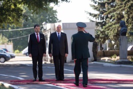 Moldovan president assists at 25th anniversary of National Army