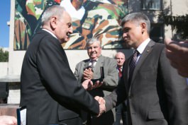 Президент Николае Тимофти участвовал в мероприятиях по случаю 25-летия Национальной армии 