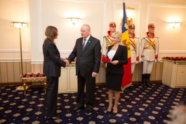 Президент Николае Тимофти вручил государственные награды группе граждан
