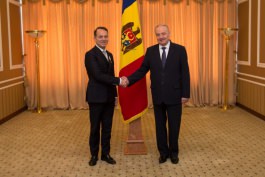 Președintele Nicolae Timofti l-a primit pe Ambasadorul Italiei, într-o vizită de sfârșit de mandat
