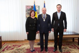 Moldovan president receives distinction awarded by Romanian state