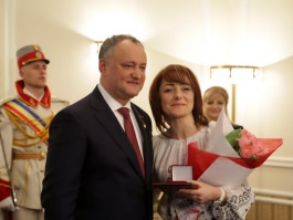 8 femei remarcabile din Republica Moldova au fost decorate de Igor Dodon cu ocazia zilei de 8 Martie