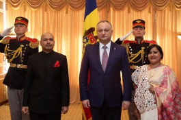 Moldovan president receives accreditation letters of new ambassadors agree