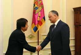 Игорь Додон провел встречи с послом Швейцарской Конфедерации и послом Японии в Республике Молдова