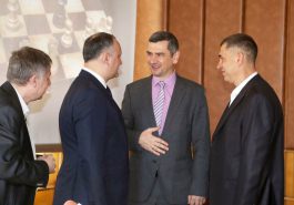 Игорь Додон принял участие в открытии Международного турнира по быстрым шахматам памяти В. Чебаненко
