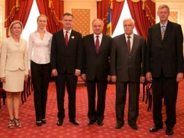  Nicolae Timofti a avut o întrevedere cu șeful delegației Uniunii Europene în Republica Moldova, Dirk Schuebel