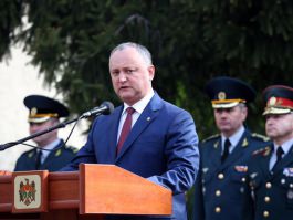 Игорь Додон принял участие в торжественной церемонии поднятия Государственного Флага Республики Молдова