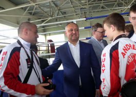 Igor Dodon împreună cu Nikolai Valuev, Valeri Gazaev și Alexandr Burcov au inaugurat un ring de box la Chișinău