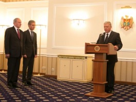 Ministrul Finanțelor, Anatol Arapu, a depus jurământul în calitatea sa de membru al Guvernului Leancă