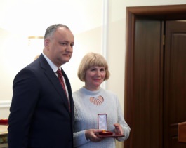 Игорь Додон вручил государственные награды гражданам Молдовы, проработавшим десятки лет во имя развития страны