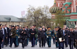 Игорь Додон принял участие в Параде Победы в Москве и возложил цветы к Могиле Неизвестного Солдата