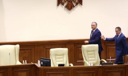 Președintele țării, Igor Dodon a primit în plenul Parlamentului jurămîntul noului membru al Curții Constituționale, Victoria Iftodi
