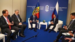 Igor Dodon a avut o întrevedere cu şeful Guvernului Federaţiei Ruse, Dmitri Medvedev
