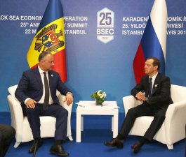 Igor Dodon a avut o întrevedere cu şeful Guvernului Federaţiei Ruse, Dmitri Medvedev