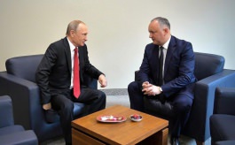Igor Dodon a avut o întrevedere cu Vladimir Putin în cadrul Forumului Economic din Sankt Petersburg 