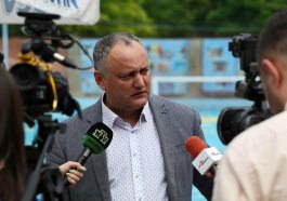 Igor Dodon a vizitat Şcoala Sportivă Specializată nr.4 de polo pe apă ”Gheorghe Osipov”