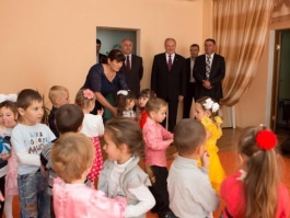 Nicolae Timofti a participat la ceremonia de deschidere a noului an școlar la gimnaziul din satul Ciutulești, raionul Florești