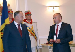 Президент Республики Молдова вручил государственные награды группе граждан Республики Молдова.