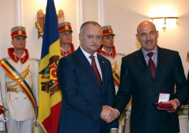 Президент Республики Молдова вручил государственные награды группе граждан Республики Молдова.
