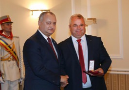 Președintele Republicii Moldova a înmînat distincții de stat unor cetățeni ai Republicii Moldova.