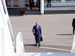 Президент отправился с официальным визитом в Азербайджанской Республике