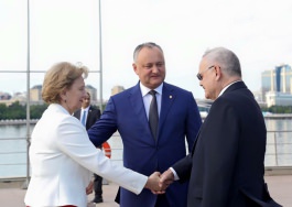 Președintele țării, Igor Dodon a avut o discuție cu prim-ministrul Azerbaidjanului, Artur Rasizade