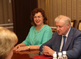 Igor Dodon a avut o întrevedere cu  delegaţia partidului „Spravedlivaia Rossia” din Fedarația Rusă
