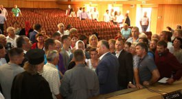 В ходе визита в Сорокский район президент провел встречу с местными жителями
