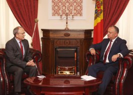 Președintele Igor Dodon a semnat decretele de numire în funcție a  doi ambasadori
