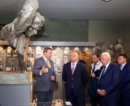 Preşedintele Igor Dodon a vizitat Muzeul de stat de istorie a Marelui Război pentru Apărarea Patriei din Belarus