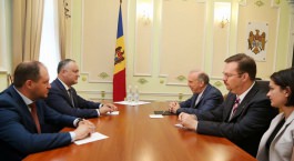 Președintele Republicii Moldova Igor Dodon a avut o întrevedere cu Ambasadorul Extraordinar şi Plenipotenţiar al SUA în Republica Moldova, E.S. James D. Pettit