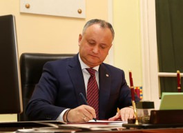 Președintele Igor Dodon a semnat decretele de demitere a doi miniștri