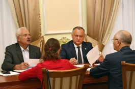 Președintele Igor Dodon a avut o întrevedere cu Ambasadorul Extraordinar şi Plenipotenţiar al Federaţiei Ruse în Republica Moldova