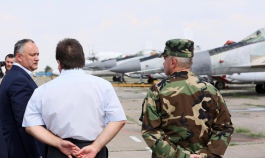 Президент Республики Молдова посетил авиабазу «Дечебал» в Мэркулешть, а также базу для хранения техники, вооружения и военного имущества во Флорешть