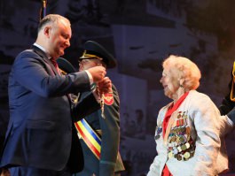 Президент Молдовы присвоил «Орден Республики» четырем ветеранам, участникам Ясско-Кишиневской операции