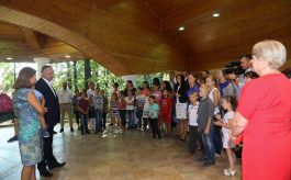 Un grup de copii din familii social-vulnerabile au vizitat Reședința de Stat de la Condrița