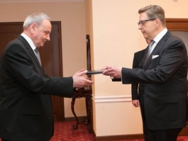Președintele Nicolae Timofti a primit scrisorile de acreditare din partea ambasadorului UE la Chișinău, Pirkka Tapani Tapiola