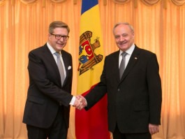 Președintele Nicolae Timofti a primit scrisorile de acreditare din partea ambasadorului UE la Chișinău, Pirkka Tapani Tapiola