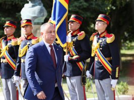 Șeful statului a conferit înaltele distincții de stat unui grup de militari, cu prilejul aniversării a 26 ani de la crearea Armatei Naționale