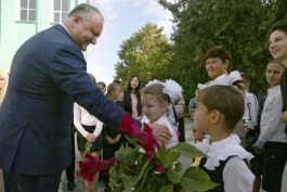 Cu prilejul începutului de nou an școlar, Igor Dodon a vizitat  gimnaziul moldovenesc ”Vasile Alecsandri” și gimnaziul rus ”Prometeu”din satul Copanca, raionul Căușeni